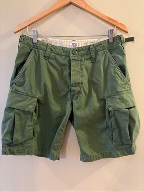 Obey Men's Military Green Cargo Shorts, Sz 30. Nice and lightweight for Spring!
